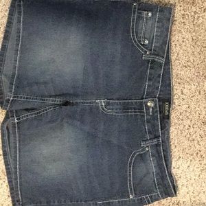 2 pair women’s plus denim shorts